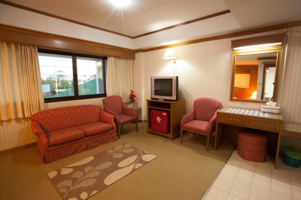 Imperial Sakon Hotel Sakon Nakhon Ngoại thất bức ảnh