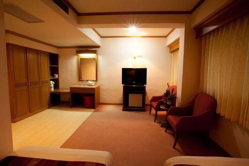 Imperial Sakon Hotel Sakon Nakhon Ngoại thất bức ảnh