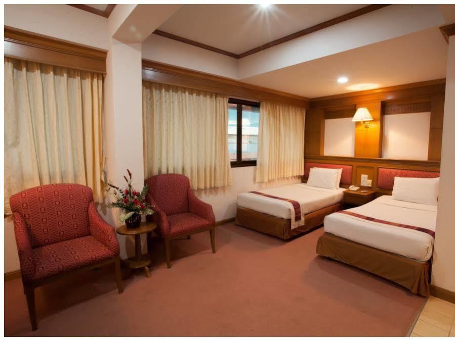 Imperial Sakon Hotel Sakon Nakhon Ngoại thất bức ảnh